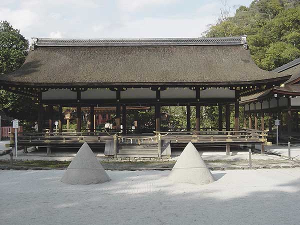 *Сады духа*: святилище Камигамо-дзиндзя (г.Киото). Съемка и авторские права: Е.Бакшеев