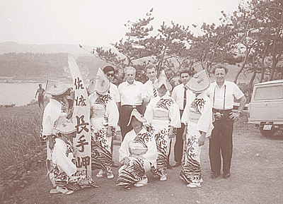 Советские участники выставки в Ниигата на острове Садо. 1967 год.